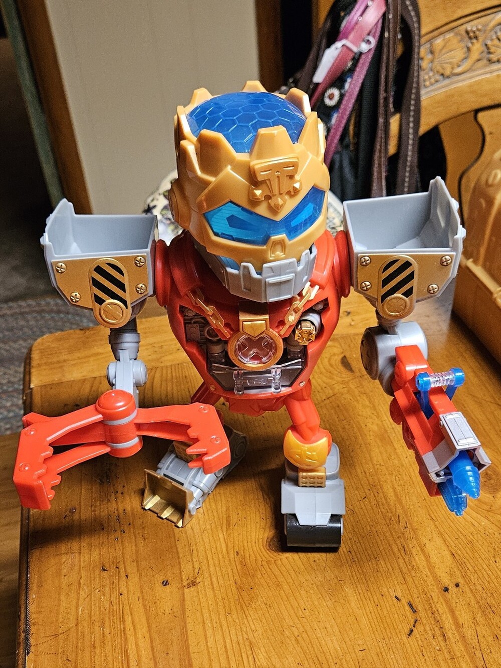 Treasure X Treasure Bots Gold Mega Treasure Bot Figure   - Kids Action Playset